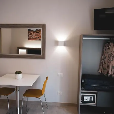 Yeasy Smart Гостевой дом 4*