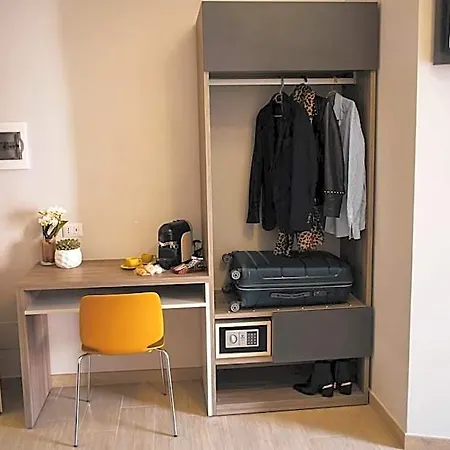 Yeasy Smart Guest house 4*